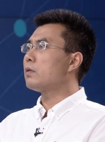 余亮 照片