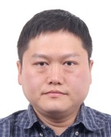 余垚 照片