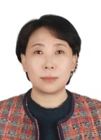 杨青 照片