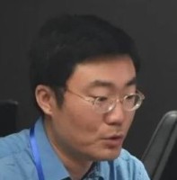 周波 照片