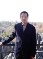 万晋 照片