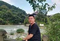 于琼 照片