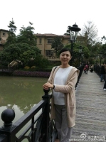 房明 照片
