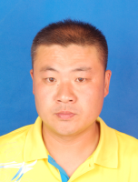 闫松 照片