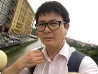 李军 照片