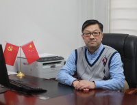 赵成 照片
