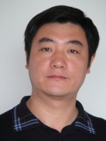何平 照片