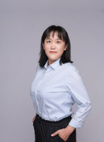 李群 照片