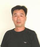何仁 照片