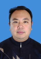 李薛剑 照片