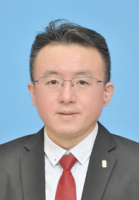 梁彦 照片