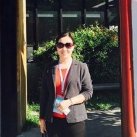 冯雅新 照片