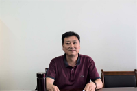 陆发春 照片