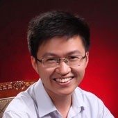 何建森 照片