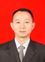 杨勇 照片