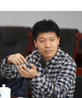 刘雄军 照片