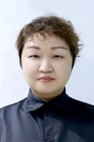 江利华 照片