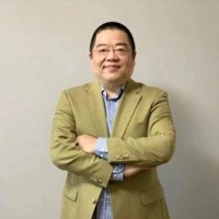 李维 照片