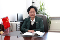 杨越冬 照片