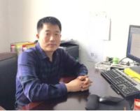 康洪震 照片