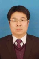 屈滨 照片