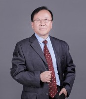 米建春 照片