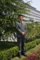 何斌 照片