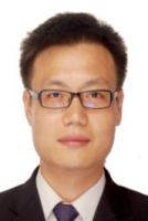 邱达 照片