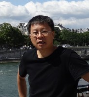 杜克久 照片