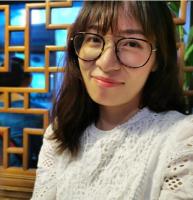 黄静 照片